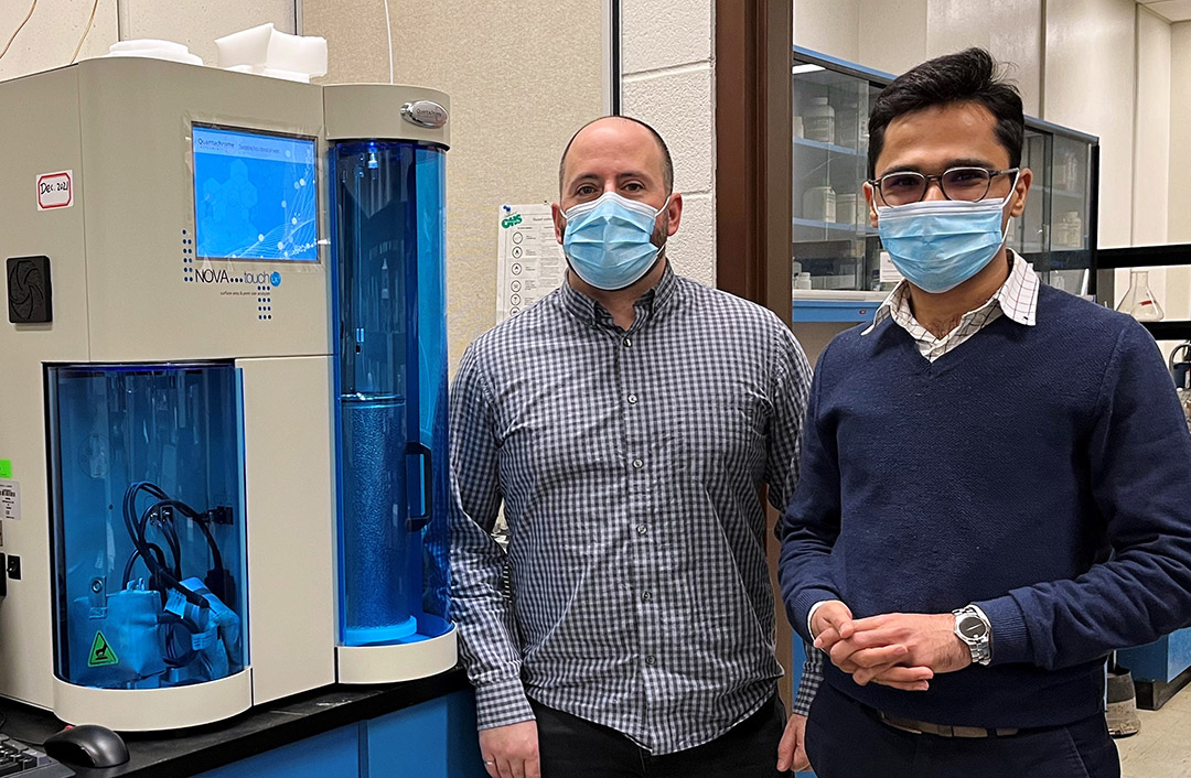 Dr. Kerry McPhedran (PhD), an environmental engineer and associate professor in USask’s College of Engineering, and PhD student Mohsen Asadi (right). (Photo: Submitted)