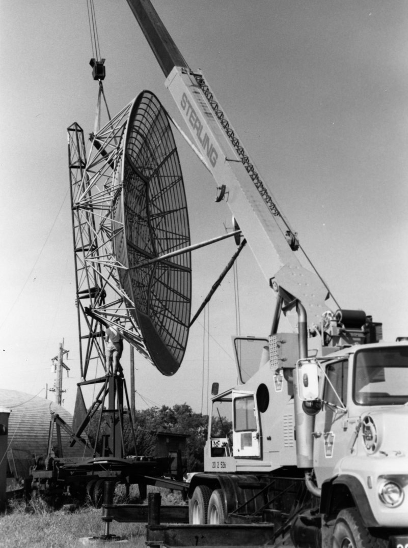 In 1990, the USask campus radar was disassembled and shipped to the United States. By this time, the original “bedspring” antenna had been replaced with a dish antenna. (Photo: Archive Collection A-8784)