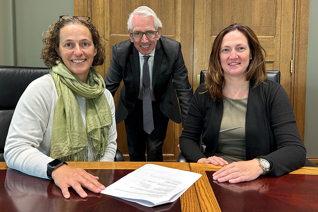 From left: Dr. Angela Bedard-Haughn (PhD), dean of the University of Saskatchewan (USask) College of Agriculture and Bioresources, Peter Stoicheff, USask president and vice-chancellor, and Andrea Lafond, CEO of Meewasin. (Photo: Submitted)