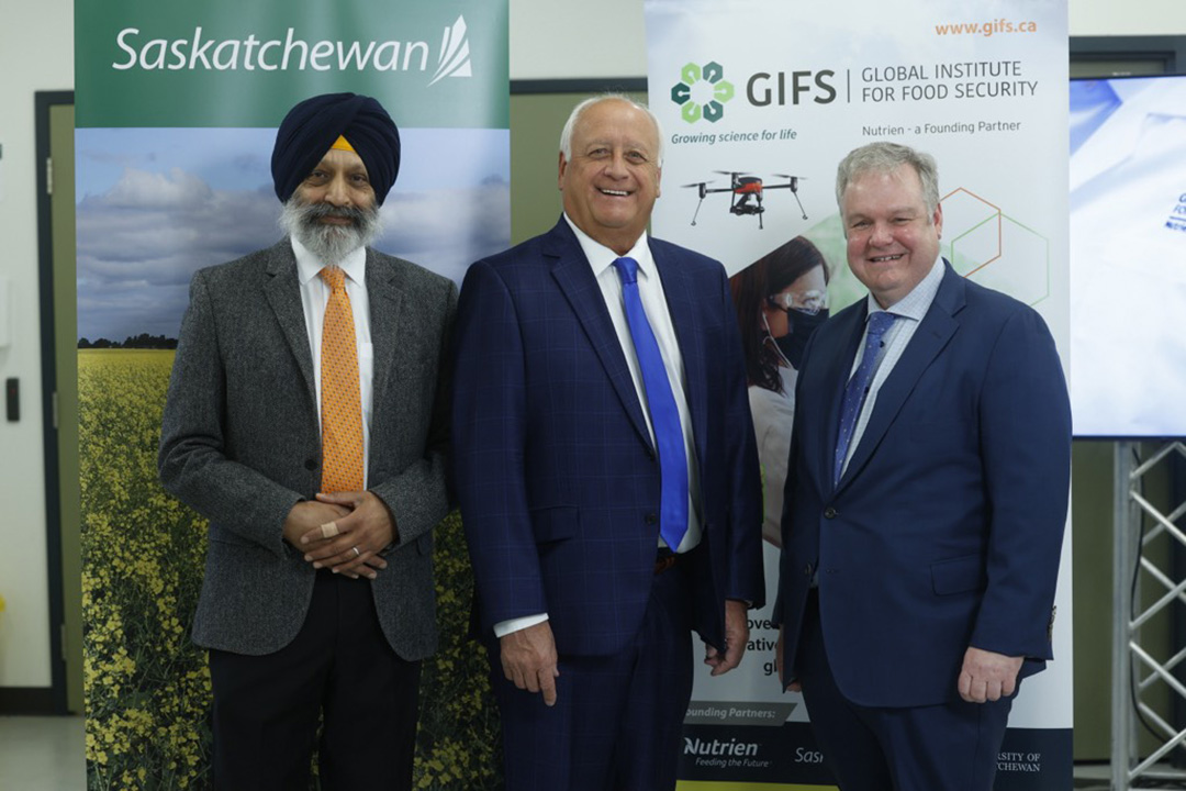 From left: USask's VP Research Dr. Baljit Singh, Saskatchewan Minister of Agriculture David Marit, and GIFS CEO Steven Webb. (Photo: David Stobbe)