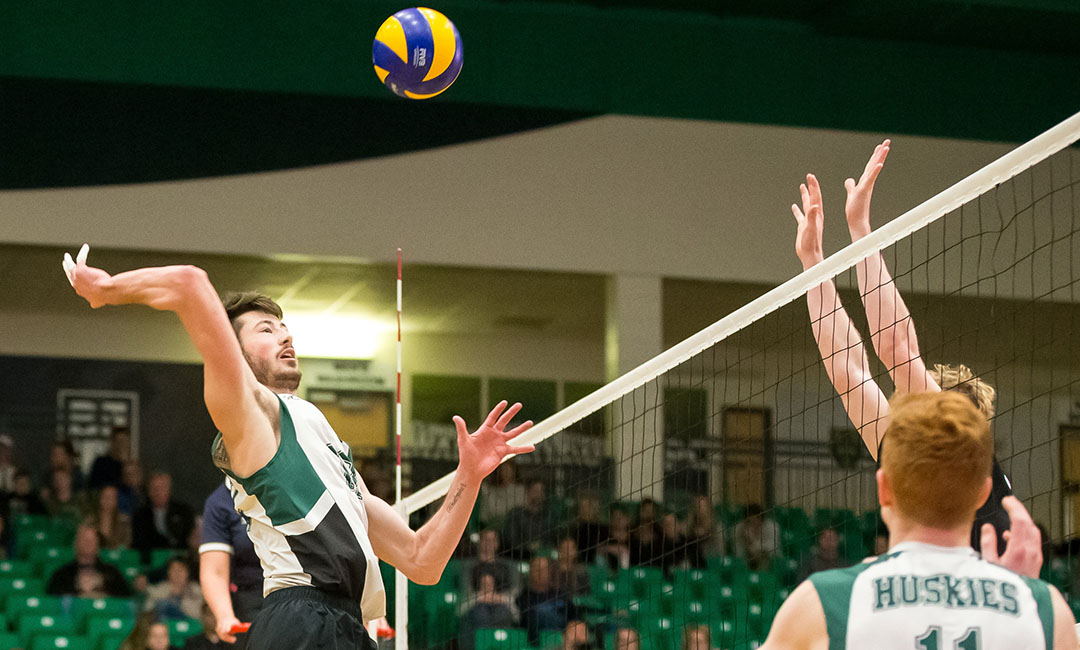 Huskies balance classes and passes - News | University of Saskatchewan