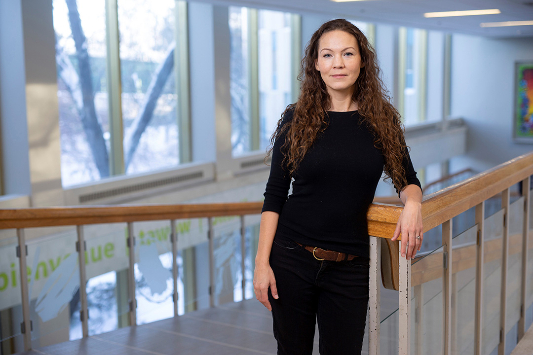 Artist and USask alumna Vanessa Hyggen (BA’17) works as the executive assistant to the Vice-Dean, Indigenous in the College of Arts and Science. (Photo: David Stobbe)