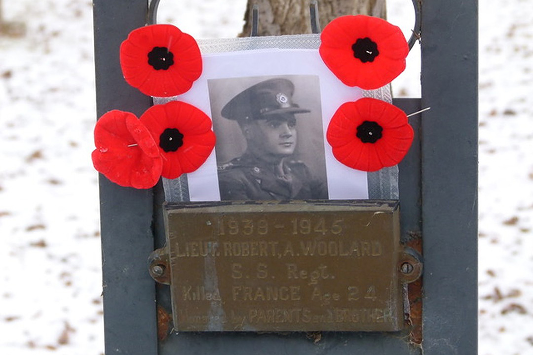 A tree in Saskatoon’s Woodlawn Cemetery is dedicated in honour of Lieutenant Robert Woolard, who was one of the 202 USask students, staff, faculty and alumni who were killed in the Second World War. 