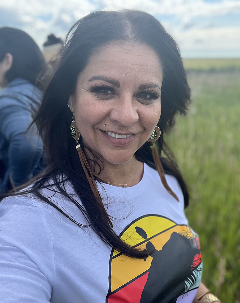 Angie Mose collecting soil samples at the USask Kernen Crop Research Farm for the Aski 101 Field Studies in the Environment course. 