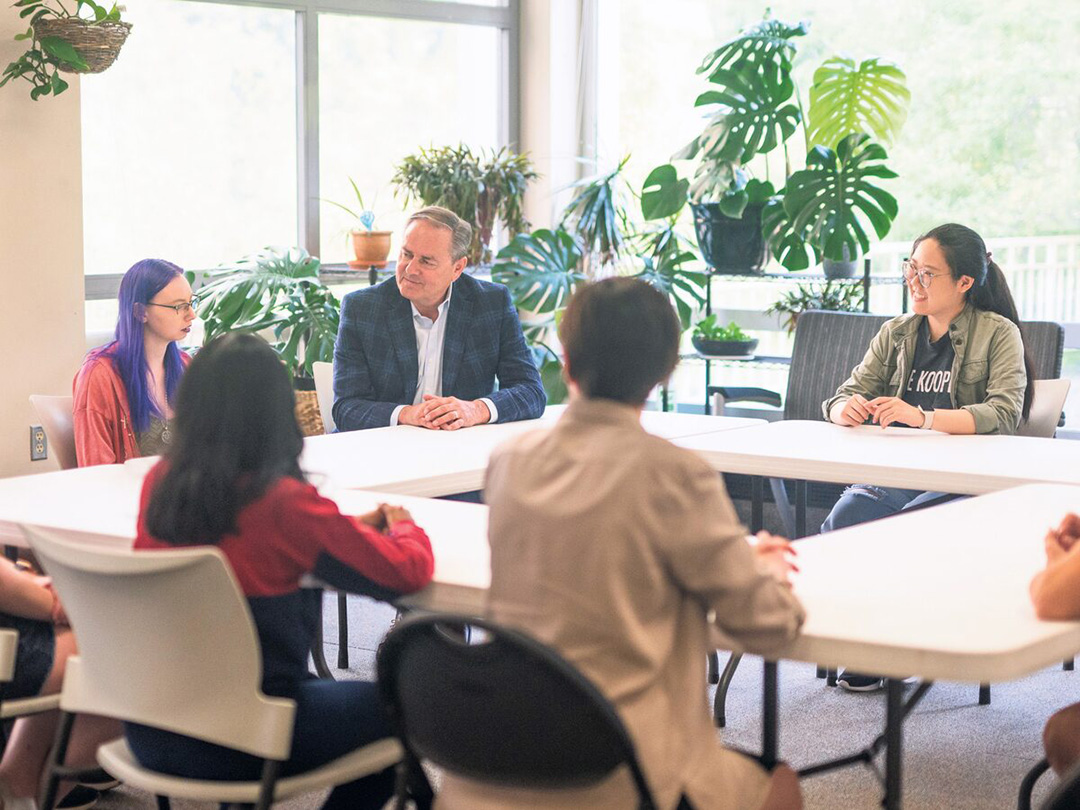 A discussion in the Student Wellness Centre at the University of Saskatchewan. (Photo: USask)