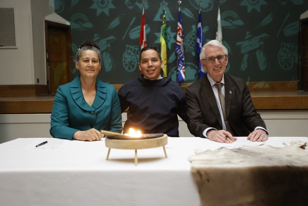 Dignitaries pose at the University of Saskatchewan