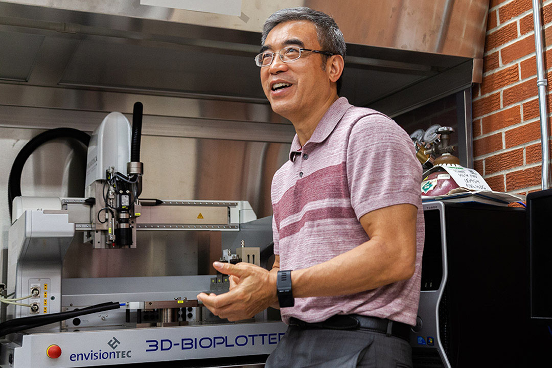 Dr. Daniel Chen, a mechanical engineering professor in the Department of Biomedical Engineering in the College of Engineering at USask, is applying tissue engineering methods to the task of creating tissue and organs to help the millions of people suffering from injuries or damage to organs or tissue. (Photo: Submitted)