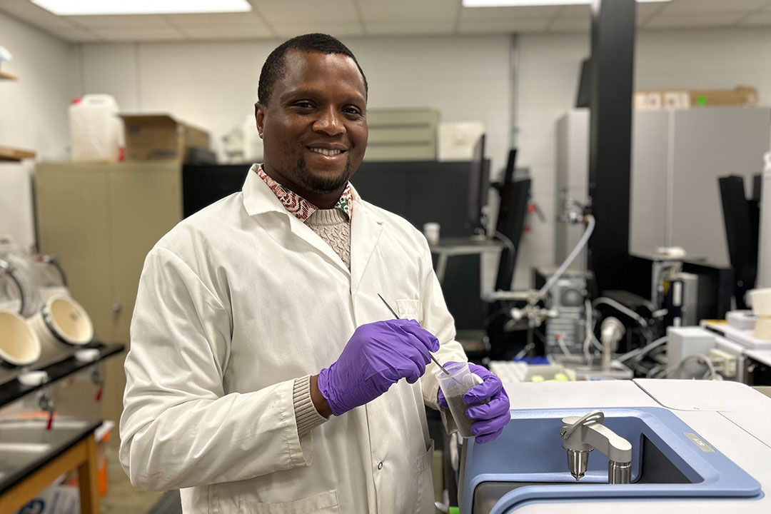 USask PhD candidate Gbenga Adejumo is exploring the use of spectroscopy in testing soil for properties such as organic carbon, nitrogen, moisture, and texture. (Photo: USask)