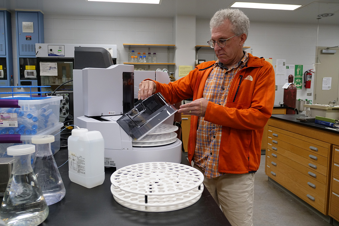 Dr. Colin Laroque (PhD) demonstrates some of the new pieces of equipment in the BMO Soil Analytical Laboratory. (Photo: USask)