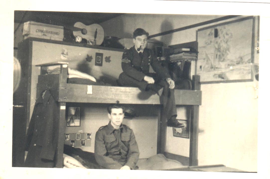 Former USask alumnus/staff member Gordon Patterson (top bunk) in a German prisoner of war camp during the Second World War. (Photo: Submitted)