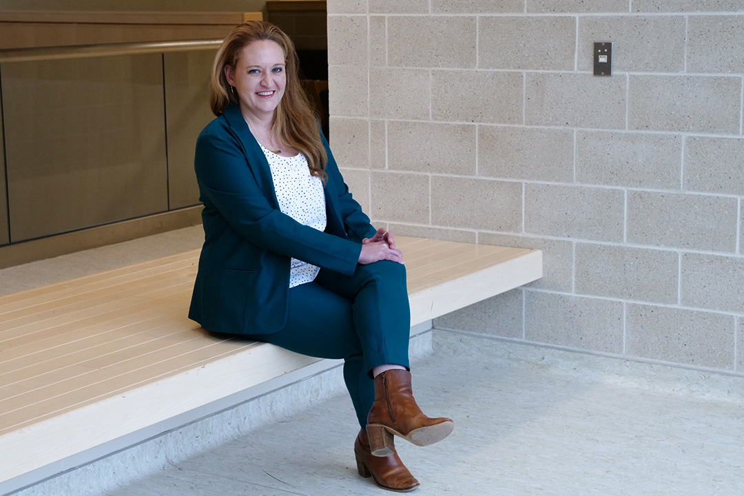 Dr. Jessica Sheldon’s (PhD) research focuses on understanding an emerging pathogen that is behind illnesses like hospital acquired pneumonia and bloodstream infections like sepsis. Credit: USask/Erin Matthews