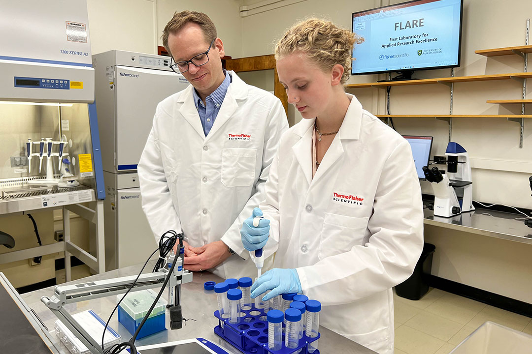 Dr. Markus Brinkmann, director of the USask Toxicology Centre, and fourth-year toxicology student Alicia Lamb, in the newly renovated First Laboratory for Applied Research Excellence (FLARE). (Photo: USask Toxicology Centre)