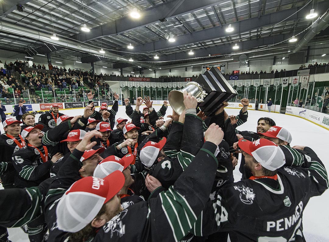 The University of Saskatchewan Huskie women’s basketball team celebrates its 2025 national championship victory on March 16. (Photo: Jacob Mallari/UBC Thunderbirds)