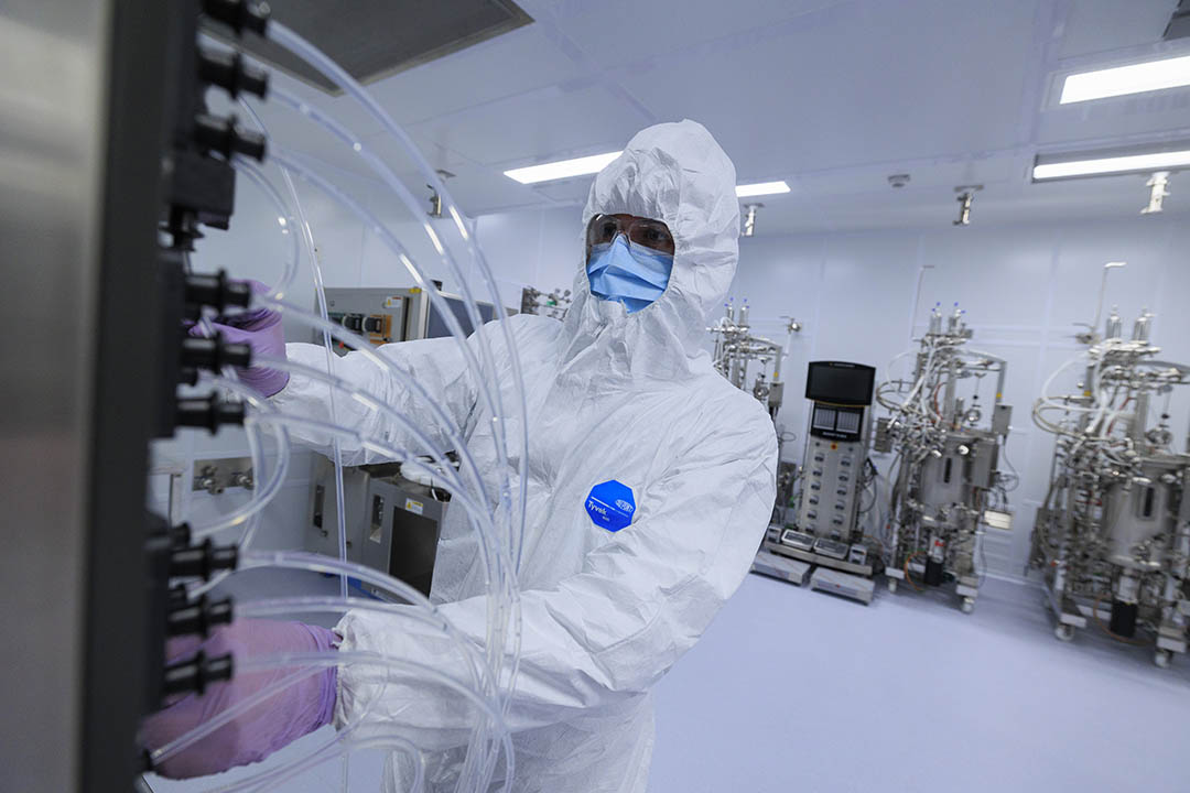 World-leading research infrastructure at the Vaccine and Infectious Disease Organization includes more than 30 research laboratories, over 40 animal rooms, a 65-hectare research station for large animal studies, and a vaccine manufacturing facility capable of containing high-risk pathogens. (Photo: VIDO)