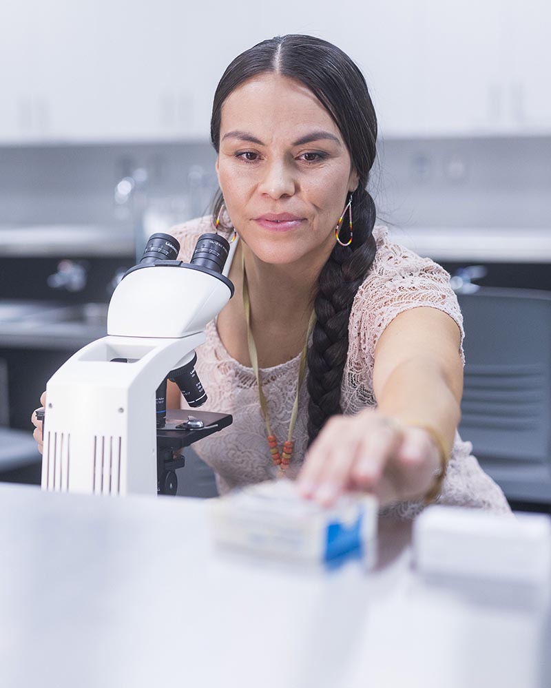Lana Kulak (right) and her daughter, Gerri Basaraba, attending class together at Yorkton’s Suncrest College through the University of Saskatchewan’s flexible learning program. (Photo: Matt Smith)
