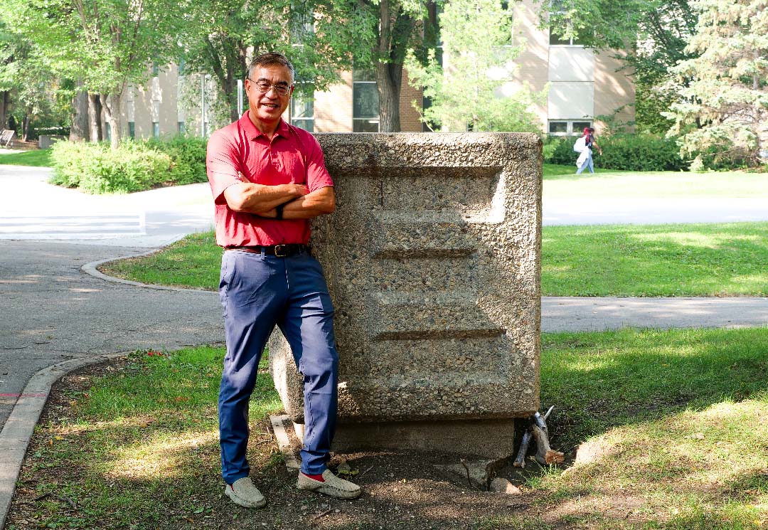 USask Dr. Daniel Chen (PhD) and Dr. Tara Kahan (PhD) have been honoured by the Royal Society of Canada. (Photos: Erin Matthews/USask) 